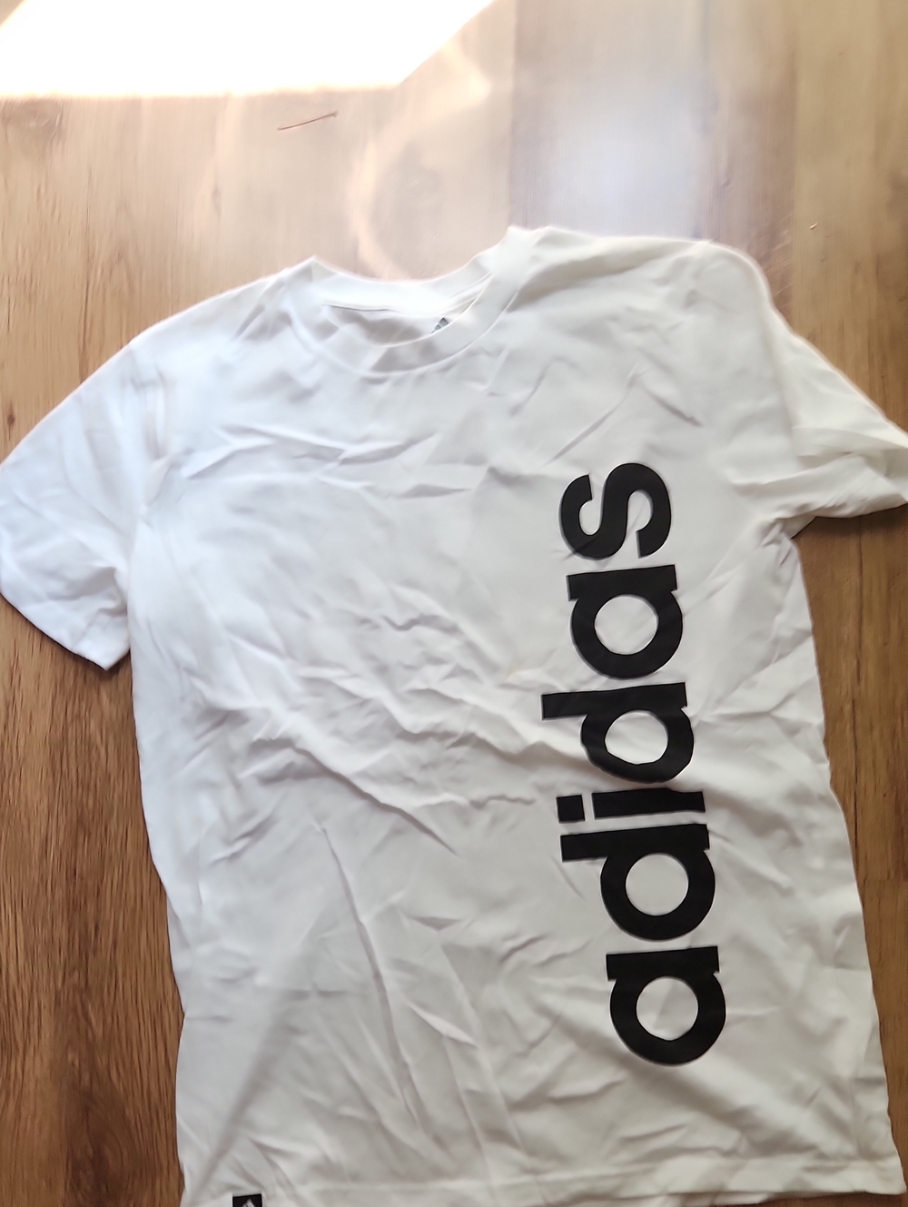 adidas Boys White Short Sleeve Tee with Black Vertical Logo Size L(14/16)